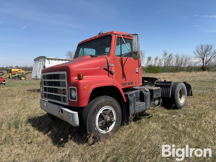 1989-international-s2300-image-1