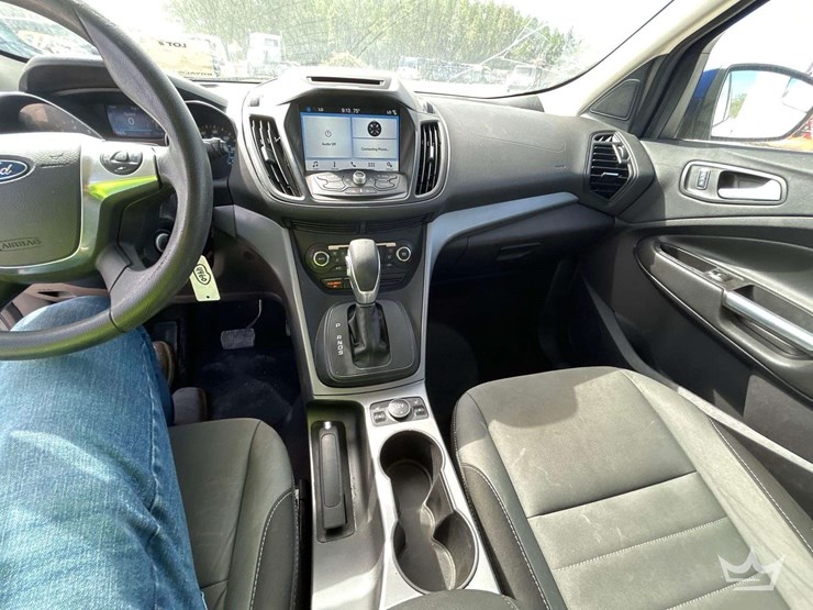 2016-ford-escape-se-image-17