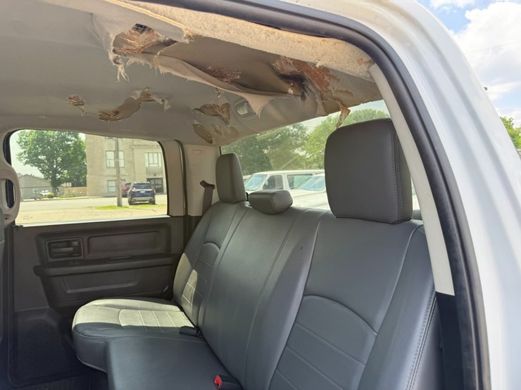 2016-dodge-1500-image-29