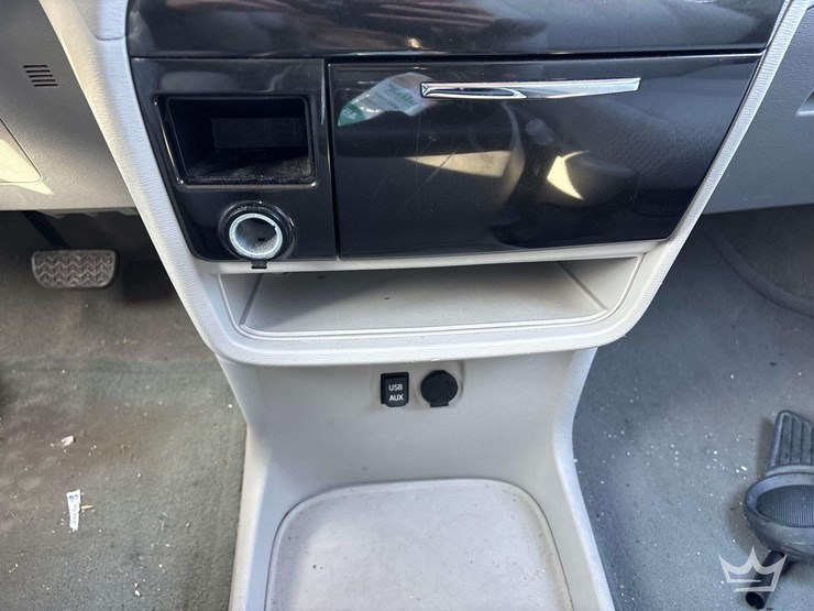 2013-toyota-sienna-image-18
