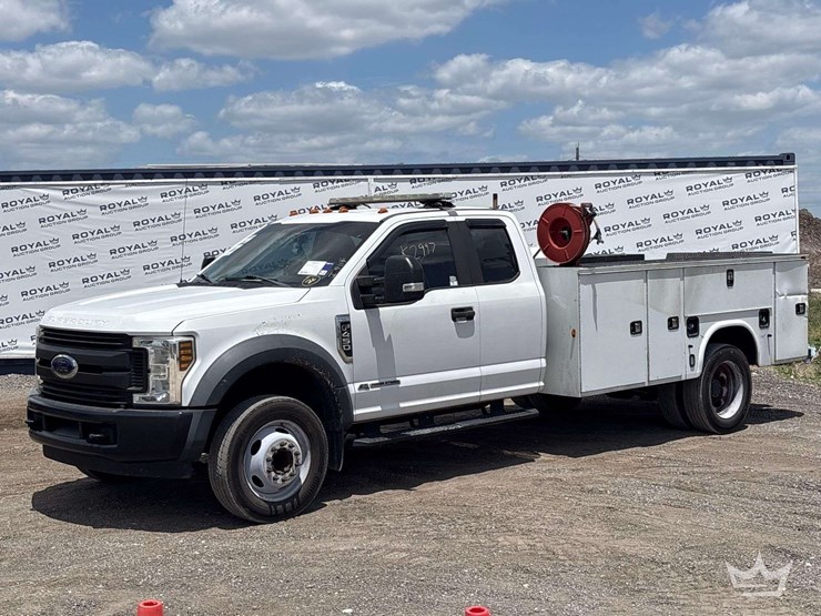 2019-ford-f450-image-1