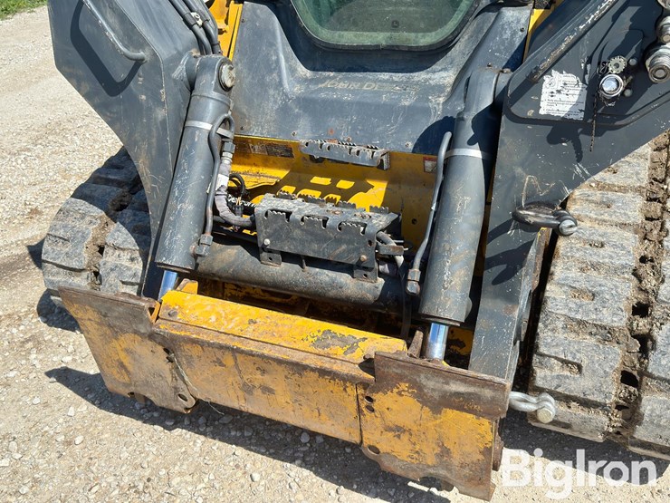 2021-deere-331g-image-10