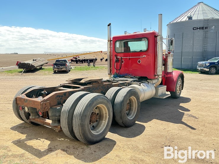 1996-peterbilt-379-image-5