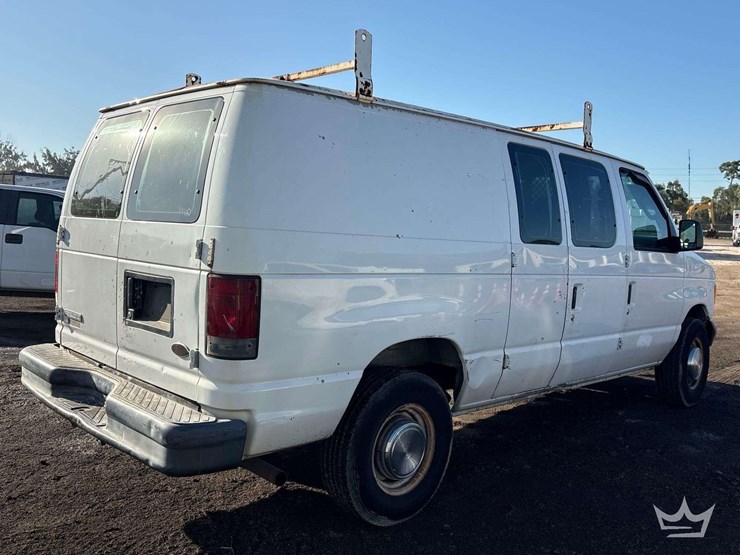 2006-ford-cargo-image-2