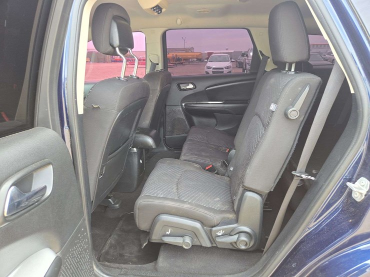 2017-dodge-journey-sxt-image-11