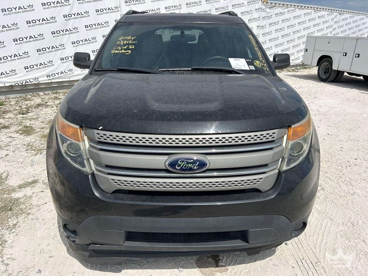 2015-ford-explorer-image-26