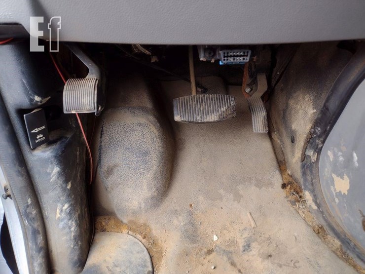 2012-ford-e250-image-12