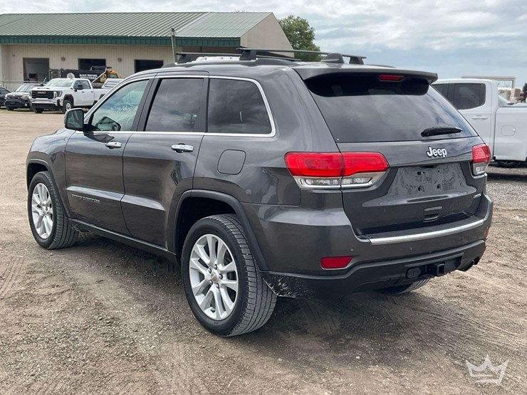 2017-jeep-grand-cherokee-image-4