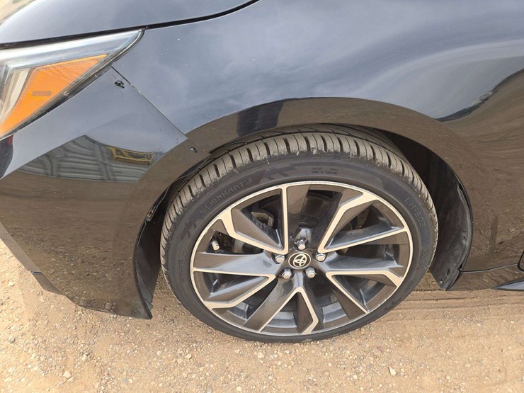 2021-toyota-corolla-se-sedan-4d-image-8