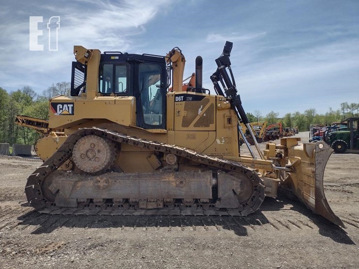2014-caterpillar-d6t-xw-image-3