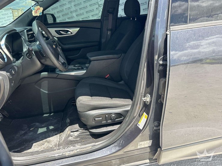 2021-chevrolet-blazer-image-12