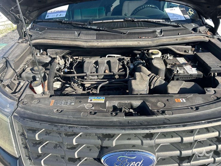 2016-ford-explorer-image-7