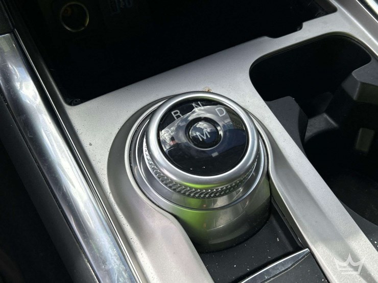 2021-ford-explorer-image-19