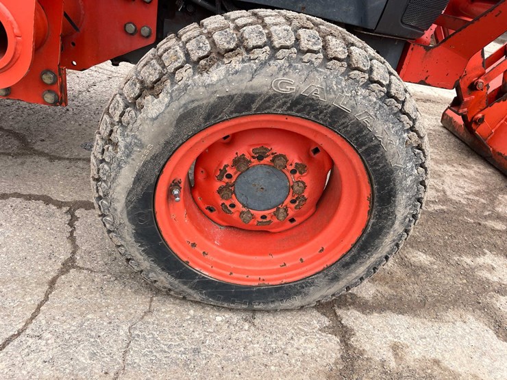 #4054-•-kubota-tractor-image-13