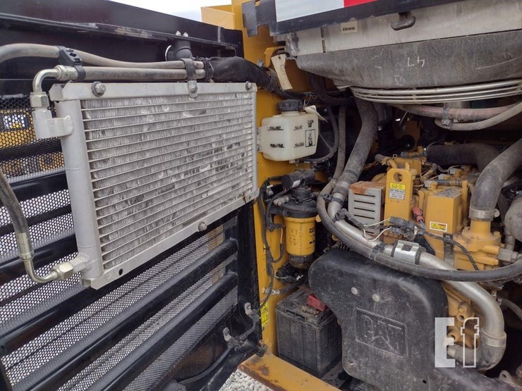 2016-caterpillar-246d-image-21