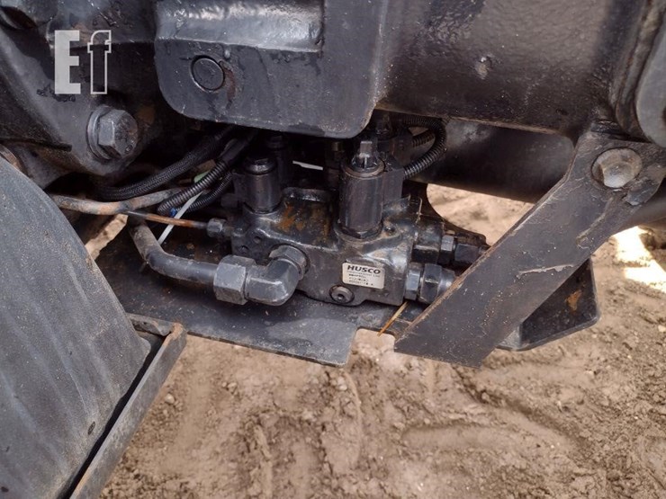 new-holland-tg285-image-26