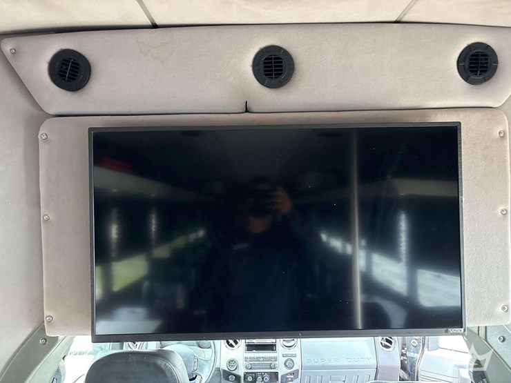 2015-ford-f750-image-39