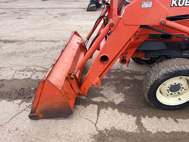 #4056-•-kubota-tractor-image-27