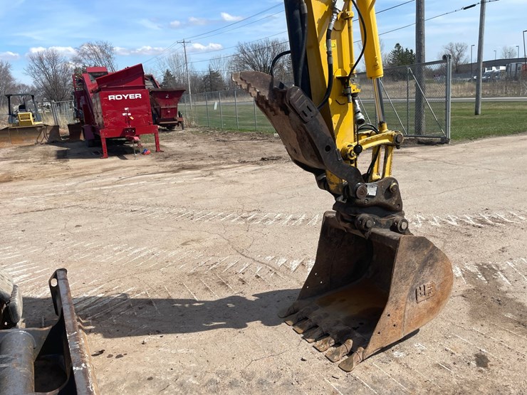 2014-komatsu-pc78-image-23