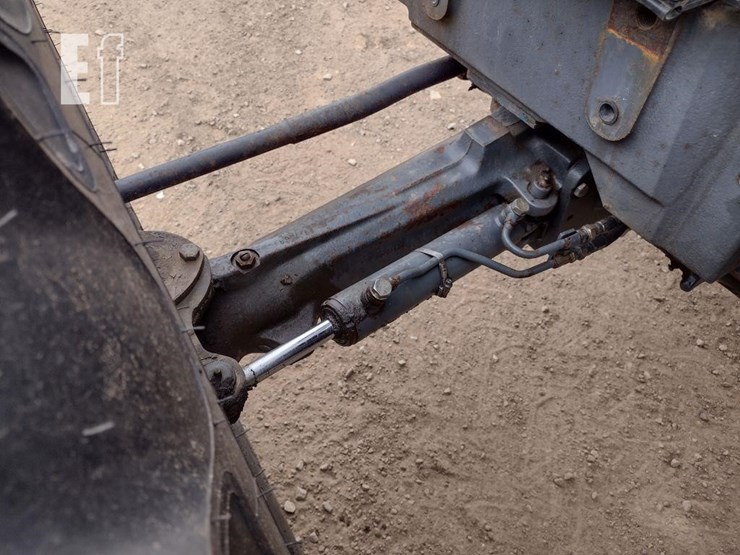 new-holland-ts100-image-19
