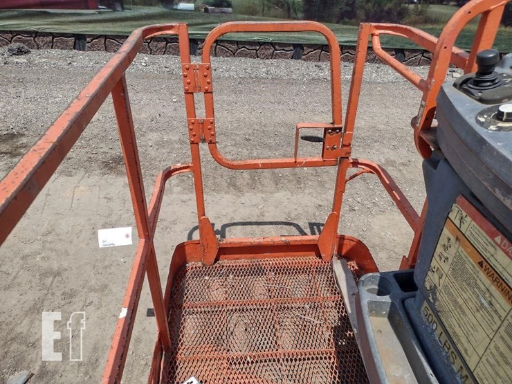 2002-jlg-600ajn-image-10