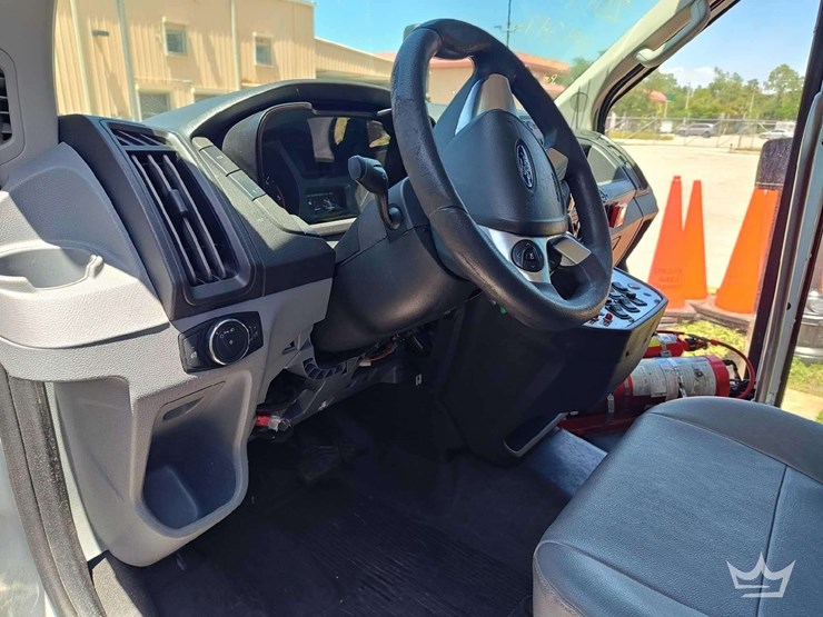 2019-ford-transit-image-25