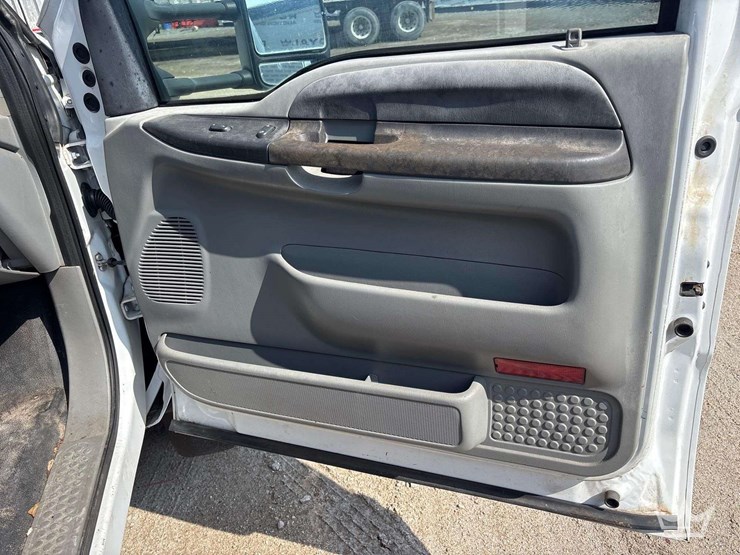 2006-ford-f450-image-26