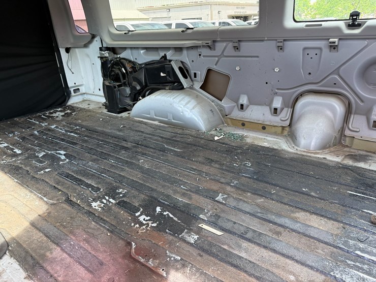 2011-ford-cargo-image-30