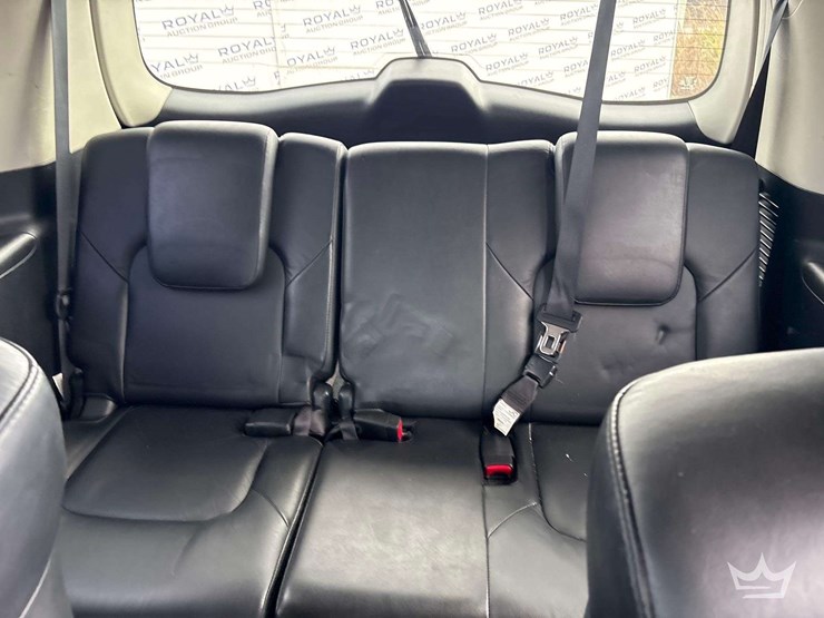 2012-infiniti-qx56-image-29