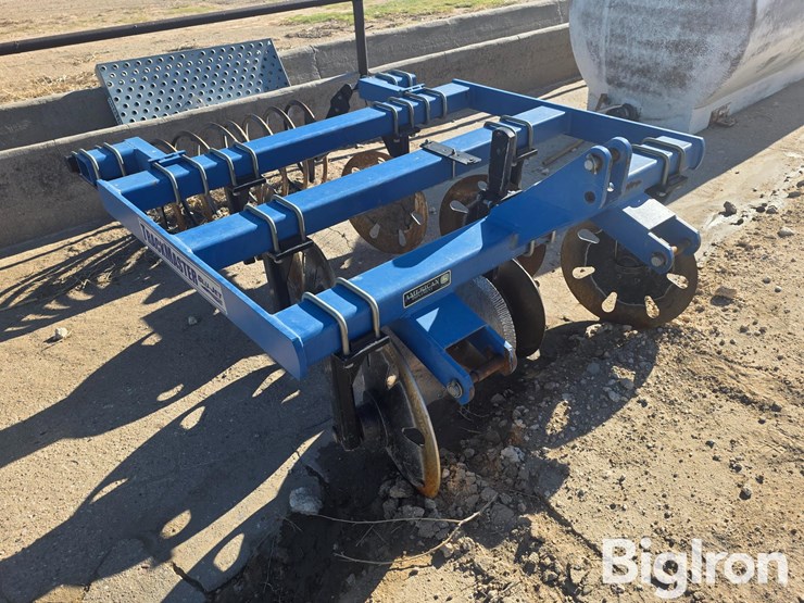blu-jet-track-master-image-3