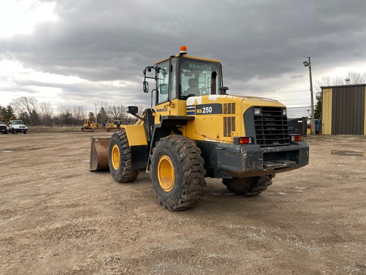 2007-komatsu-wa250-5-image-7