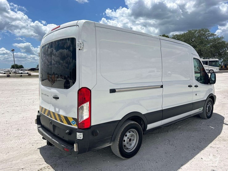 2017-ford-transit-image-3