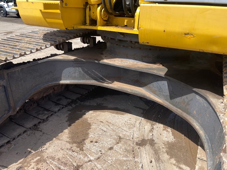 komatsu-pc308-image-34