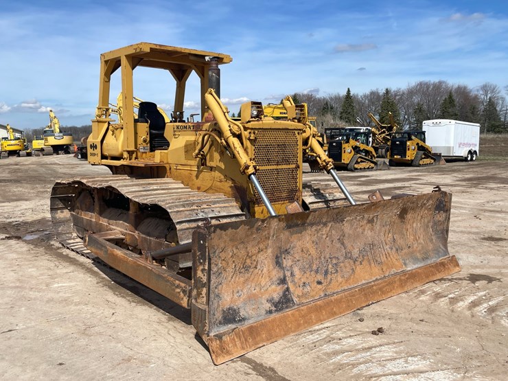 #4035-•-1986-komatsu-dozer-image-3