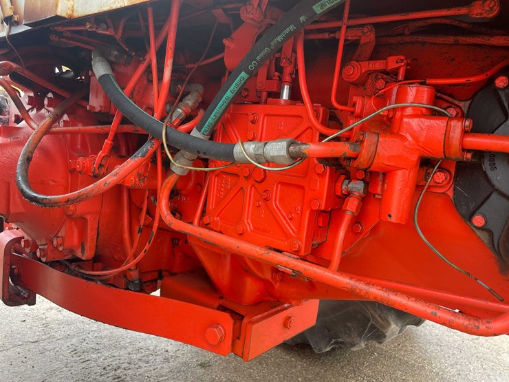 #4064-•-case-1370-tractor-image-31