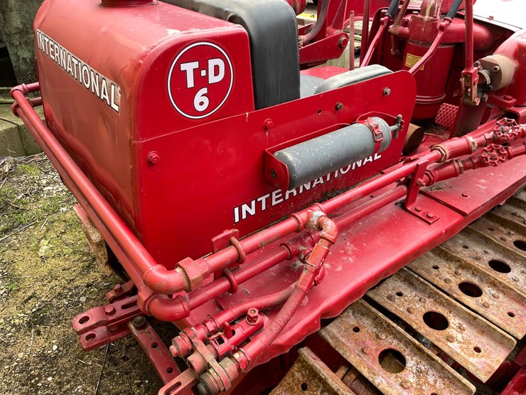 #4087-•-international-antique-dozer-image-25