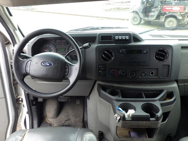 2009-ford-econoline-350-image-9