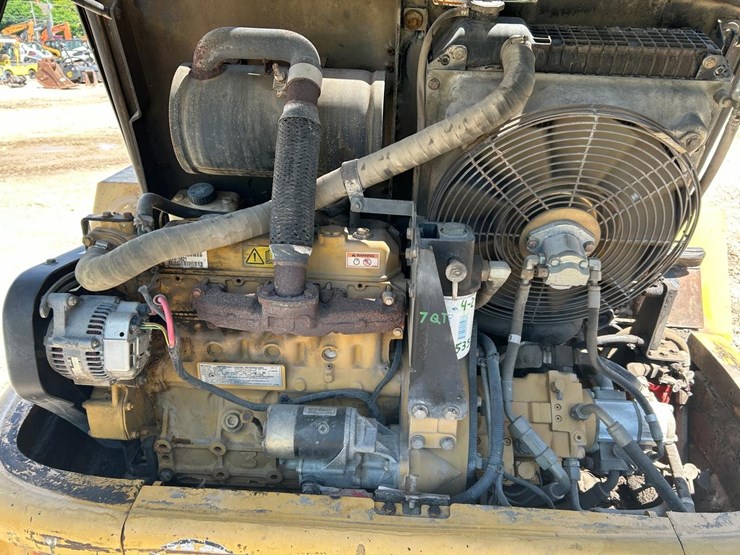 caterpillar-906-image-14