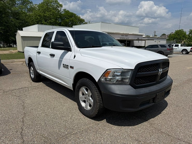 2018-dodge-1500-image-2