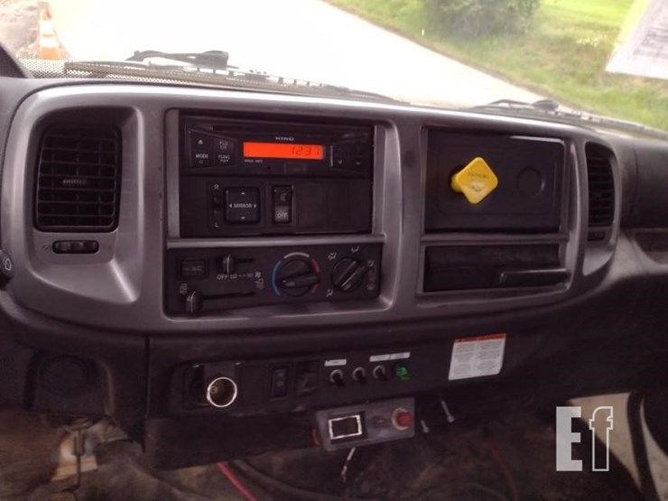 2015-hino-338-image-10