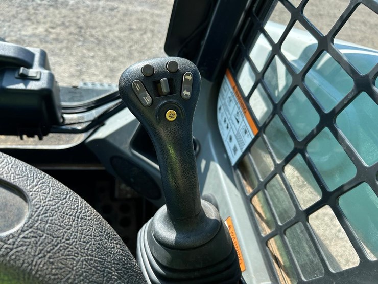 2017-bobcat-t590-image-20