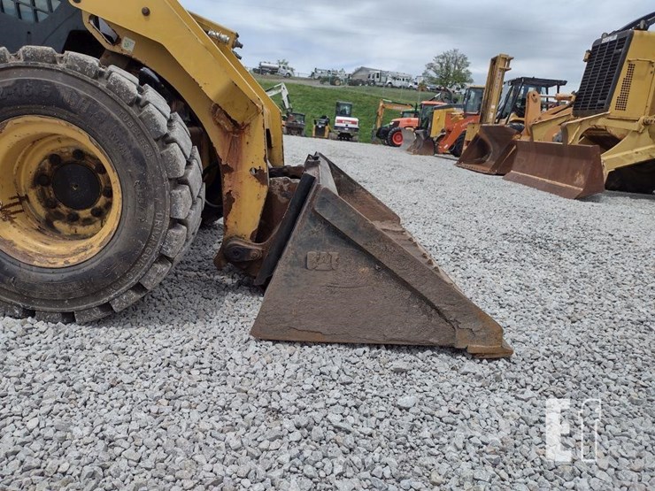 2018-caterpillar-262d-image-22