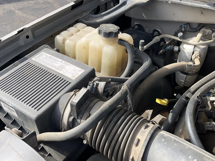 2006-chevrolet-silverado-2500-pickup-image-51