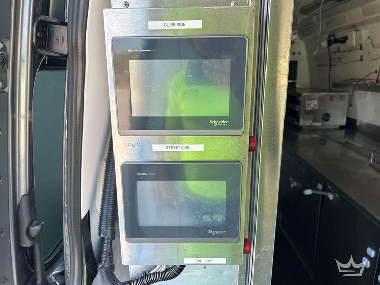 2021-mercedes-benz-sprinter-4500-image-23