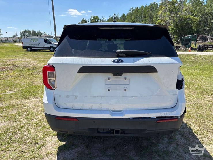 2020-ford-explorer-image-31