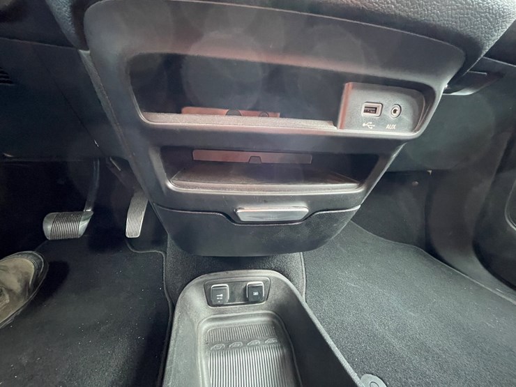 2018-chrysler-pacifica-image-57