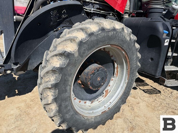 2015-case-ih-magnum-310-image-44