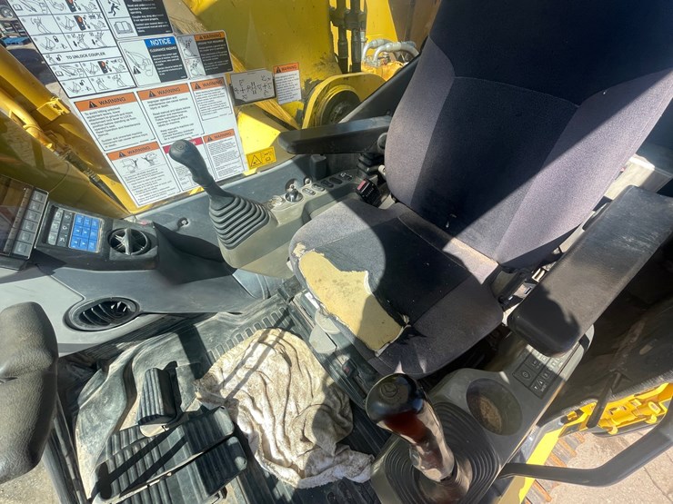 2015-komatsu-pc360-lc-10-image-51