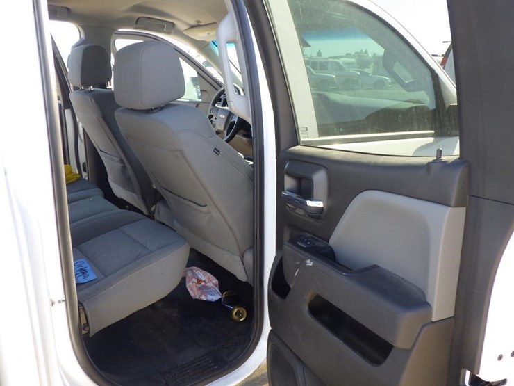 2018-chevrolet-1500-image-8