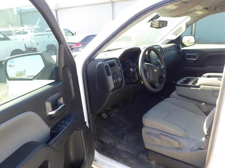 2018-chevrolet-1500-image-5